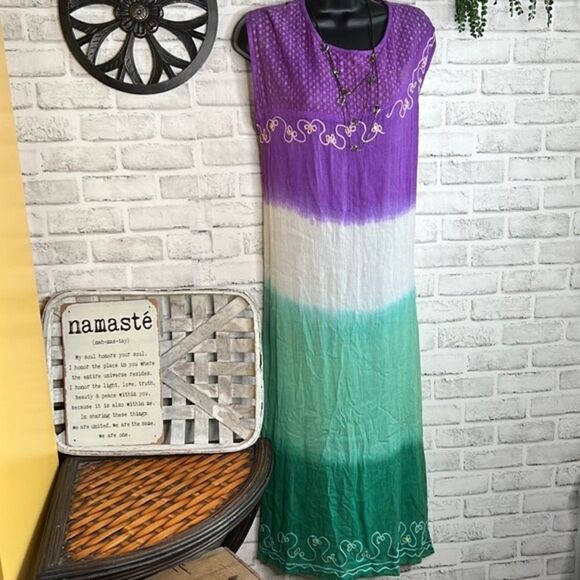 NWT Sunflower Tie Dye Beach Embroidered Sleeveless Dress Flowy Size Medium Boho - Picture 1 of 11